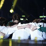 [EXO] 아 시;발 그러고 보니까 이번에 애들 <b>여태</b>까지