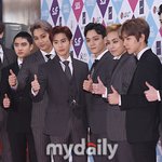 [EXO] <b>그레이</b> <b>앤</b> 블랙이네