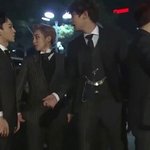 [EXO] ㅅㅂㅋㅋㅋㅋㅋㅋㅋㅋㅋㅋㅋㅋ저거 <b>손</b>흔드는거 맞지?ㅋㅋㅋㅋㅋ