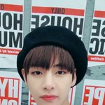 [방탄소년단] 김태형 배레모는 <b>혁명</b>..