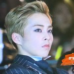 [EXO] 민석이 옷에 시상식마다 <b>옷핀</b> 달려있음 ㅋㅋ