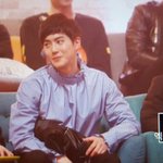 [EXO] 이거 애기가 밥 먹기전에 얘기하고 웃는것같음