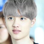 [EXO] EXO 디오 머리에 새로운 <b>변화</b>주고 공항 입국