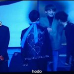 [EXO] 미친 <b>리본</b> 이렇게 큰 줄 몰랐음