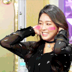 애들아 예쁜 것도 매력아니야?