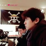 [EXO] 지금 제남자랑 영상<b>통화</b>중인데