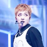 [시우민] 시우민 <b>쌍커플</b> 생겼다>.<