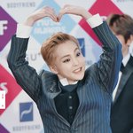 [EXO] 다람쥐가 <b>양복</b>입은거같다....