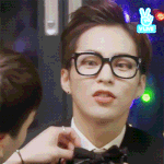 [EXO] 결혼식<b>장</b>에서 새신랑이 신부에게서 <b>눈</b>을 떼지 못한다