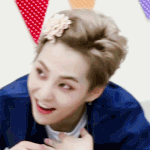 [EXO] <b>놀이방</b>에서 아이와 놀아주고있는 한 남자분을 봤다