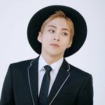 [EXO] 둥? 요즘 누가 그렇게 입니?