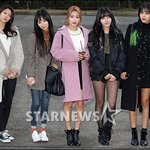 오늘자 뮤뱅 출근길 초아.jpg