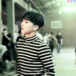 [EXO] 민석이 이 짤 베를린 뒷동네에서 맨날 사고치고 다니는...