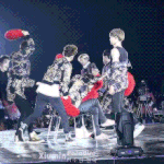 [CHEN] 니니야 어차피 맞을텐데 왜케 <b>소심</b>하게 때려  ㅋㅋㅋ