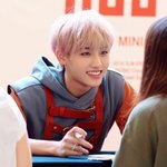 [댓글부탁해] 중2가 입생로랑 <b>틴트</b>쓰는거 좀 그렇나..?