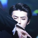[EXO] 이 사진 치이는게