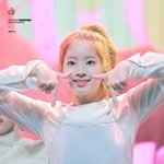 옆에 두고싶은 애교<b>요정</b> 女돌