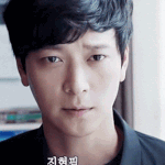 <b>눈매</b> 날카롭나요?