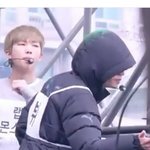 [방탄소년단] 이거 뷔 주머니에 뭔가욥..