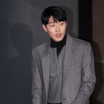 류준열 야위어써ㅠㅠㅠ