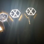 [EXO] <b>내일</b> 손에 4개 든다