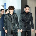 [EXO] 엄마 뒤에 <b>대형</b>견이 자꾸 따라와