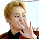 [시우민] 시우민 오늘 <b>양쪽</b> 귀걸이 다름