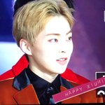 [EXO] 민석이 <b>자켓</b>색깔 뻘게서