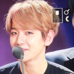 [백현] 백현이 <b>겉옷</b>벗어서 옆으로 던지는거