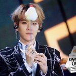[EXO] 선생님 제 <b>애착</b>인형에요