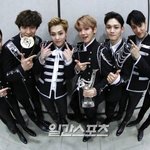 [EXO] <b>이사진</b>왜케귀엽냐
