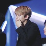 [EXO] 변백현 데뷔초때 맨날 손가락<b>점</b> 가리고 다닌거 기억하냐?