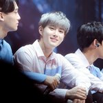 [EXO] 코디는 좀 괜찮아졌는데 애들 헤디 좀 바꾸면 안됨?