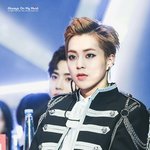 [EXO] 폰 바꿨는데 <b>얼굴</b> 조카 못생김