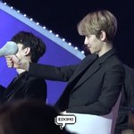 [EXO] 시 발 변백현인형가지고 노는것봐;;