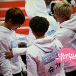 [방탄소년단] 멤버들이태형이위로해주나봐ㅋㄱㅋ