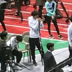 [EXO] 저거 <b>박찬열</b>이 들고 서있는거