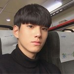 [댓글부탁해] 이 배구선수 존잘<b>이네</b>...