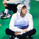 [방탄소년단] 부채들 사이에 있는 아미밤 <b>심지</b> 없는 이유