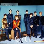 [CHEN] 골디 끝나고 기념 <b>촬영</b> 했나보다 했더니 쎄시화보