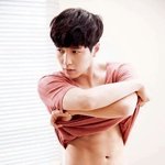 [EXO] 레이 사진 줄게 울 씽이 복근 보구가