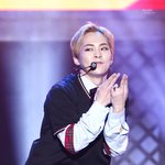 [EXO] 준면이 똥침해야지 <b>희희</b>