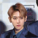 [EXO] 저 <b>날렵</b>한 턱선으로 내 심장 박살내러 오셨다 할렐루야