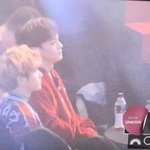[EXO] <b>아오</b> ㅆㅣ발 이거 입고 로또나 춰줘라