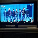 [EXO] 잠깐 럭키원 틀었는데 졸라 흥난다