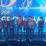 [EXO] 신발 종나대상<b>수상</b>소감보고있는데