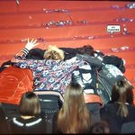 [EXO] 난 울 애들 <b>수상</b>소감 다 나눠서 하는 게 넘 좋음