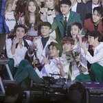 [EXO] 작년<b>사진</b>도 경수 <b>아들</b>부자집 아부지처럼 나왔음ㅇㅇ