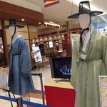 [시우민] 일본에서 시우민(견이) 의상 전시된거 봄?