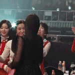 <b>예리</b> 태연한테 뭐하는거임??